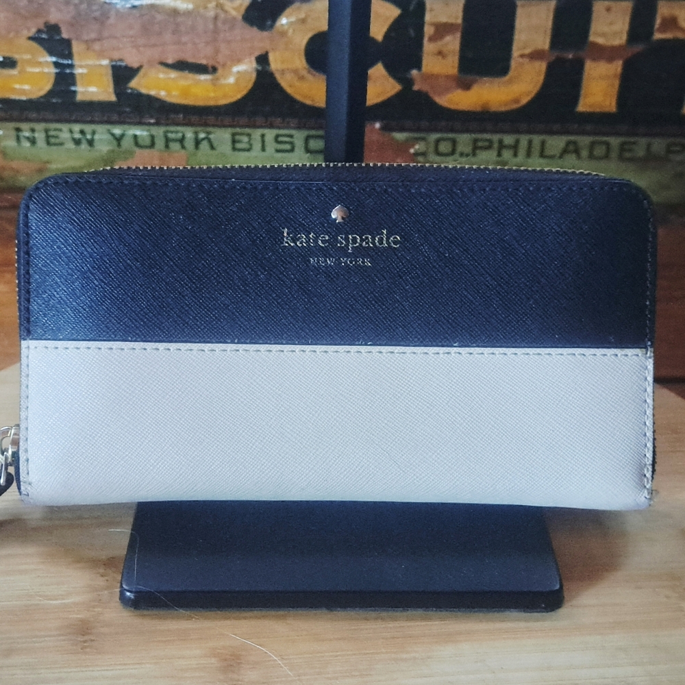 Kate Spade Continental Wallet, Two Tone Black Off White Leather, Lots of Pockets